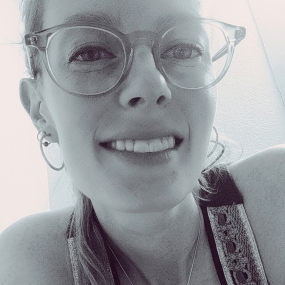 Meet your Posher, Kelly - Picture 2 of 2